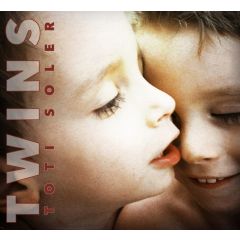 Twins/TOTI SOLER